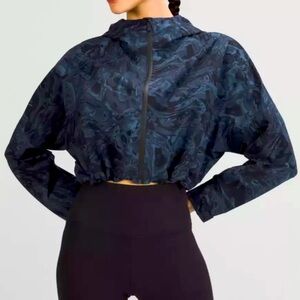 Lululemon NWOT Women's Cropped Jacket rare waterproof fabric builtin ventilation
